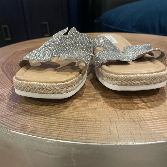 RESORT/Vacation  Steve Madden Sparkling Rhinestone “H” Sandals- NWOT 8.5 - Picture 2 of 4